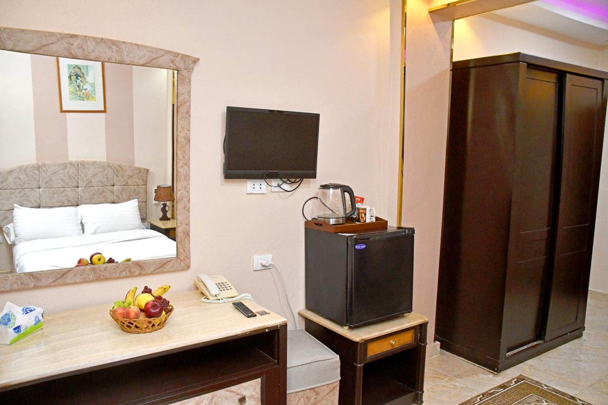 Nun Pyramids Hotel Kafret el-Gabal エクステリア 写真