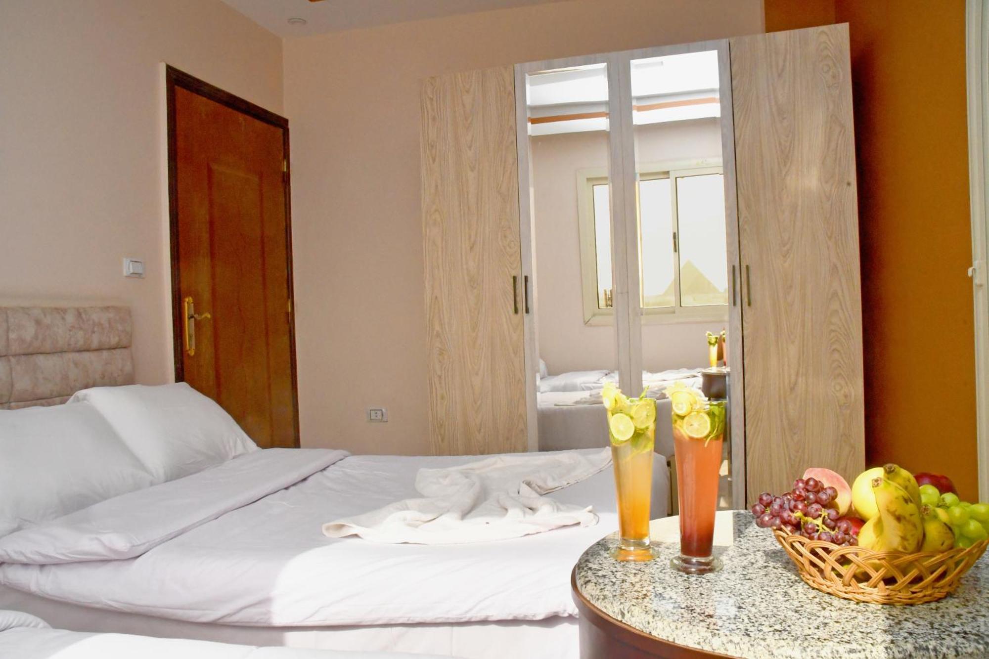 Nun Pyramids Hotel Kafret el-Gabal エクステリア 写真